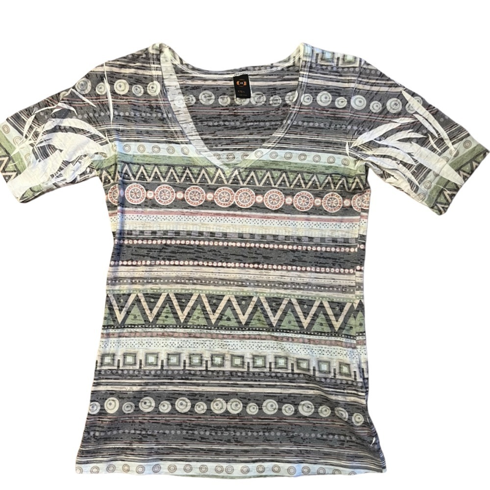 Ojai V-neck T-shirt green and pink boho Aztec print - EUC Size XS